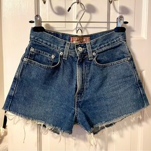 Levi’s Jean Shorts (Ultra-Flattering)